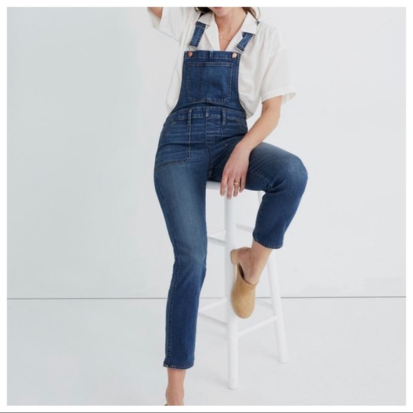 ✨LAST ONE✨BUTTON DOWN SKINNY DENIM OVERALLS - Picture 4 of 8
